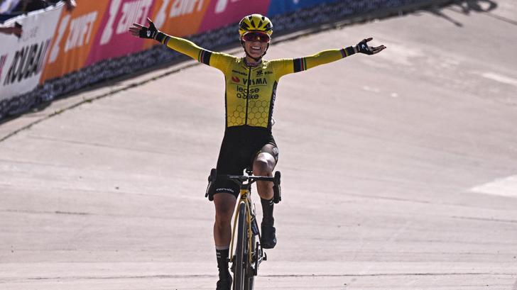 Pauline Ferrand-Prévot, magistral en el Col de la Madeleine, se