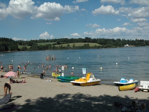 Rodez. Cianobacterias: el lago de Pareloup cierra por prevención.