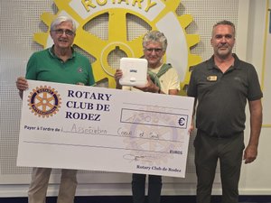 Rodez. El Club Rotary local al lado del Club Corazón