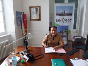 Séméac. Consejo municipal: respuesta del alcalde a la oposición.