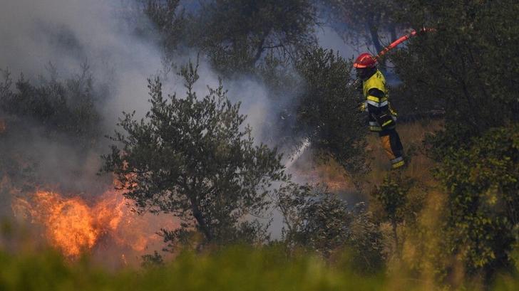 Un incendio en curso en Aude, bajo alerta roja por