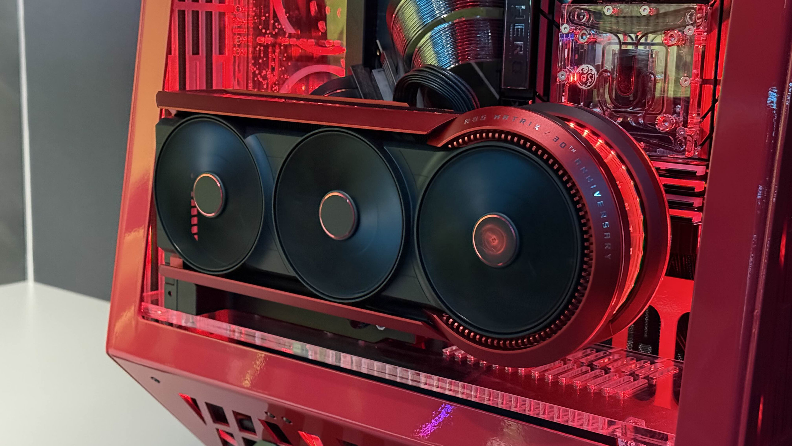 Una ROG Matrix GeForce RTX 5090 lanzada en la GamesCom.