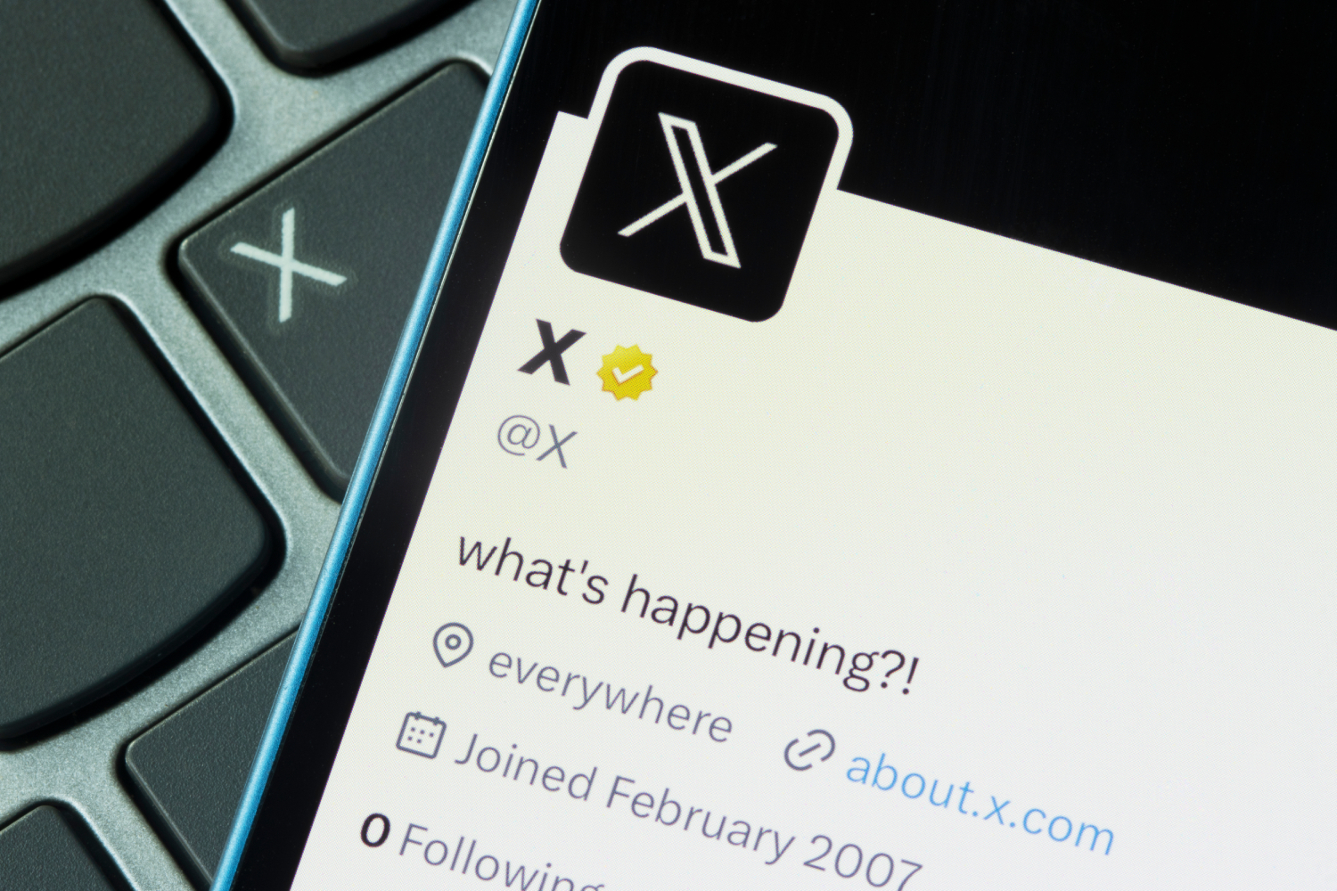 X.com implementa su sistema para verificar que tienes más de