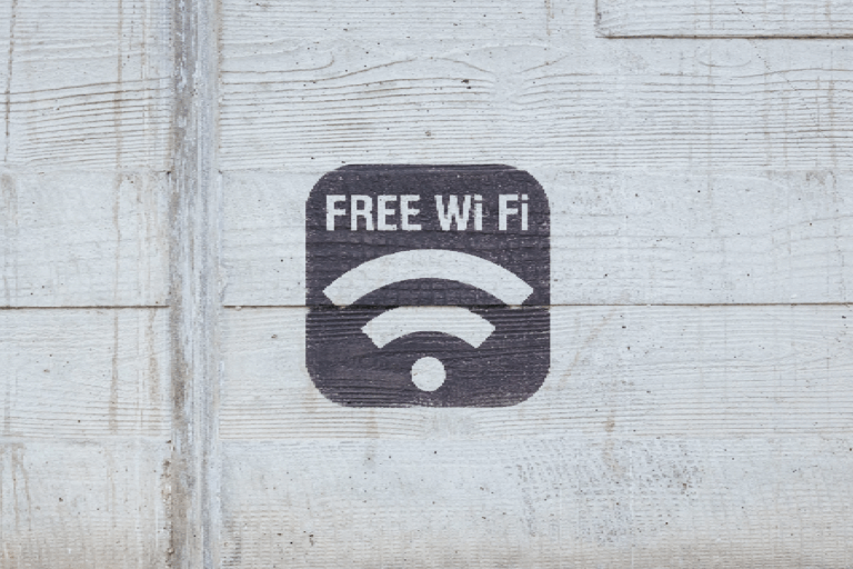 ¡Es el fin del WiFi gratuito para móviles! ¡Desaparecerá muy