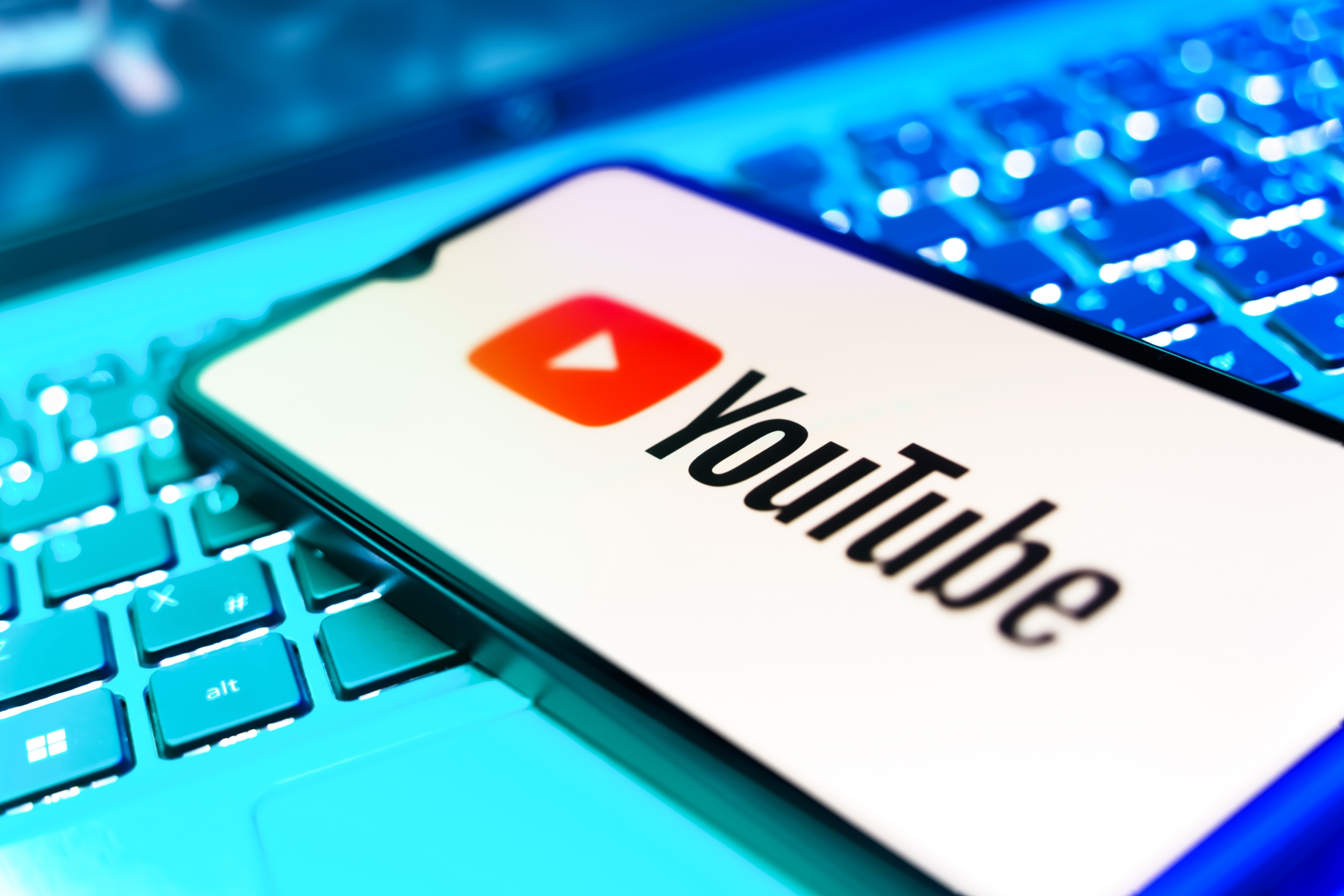 ¿Ocultar los comentarios en smartphones? YouTube lo está considerando seriamente.