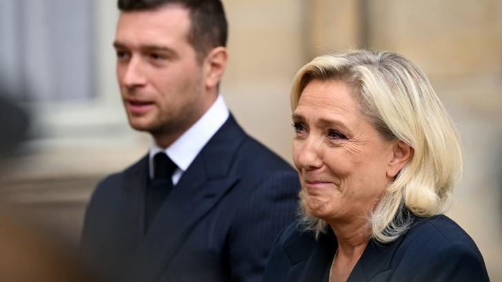 ¿Una disolución "ultrarrápida"? La evidente intención oculta de Marine Le