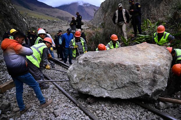 Manifestaciones, vías de tren bloqueadas, 1500 turistas atrapados… ¿qué está