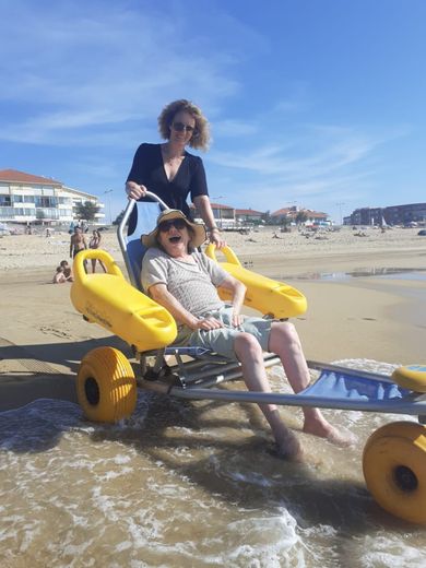 ¡No hay edad para disfrutar de la playa de Capbreton!
