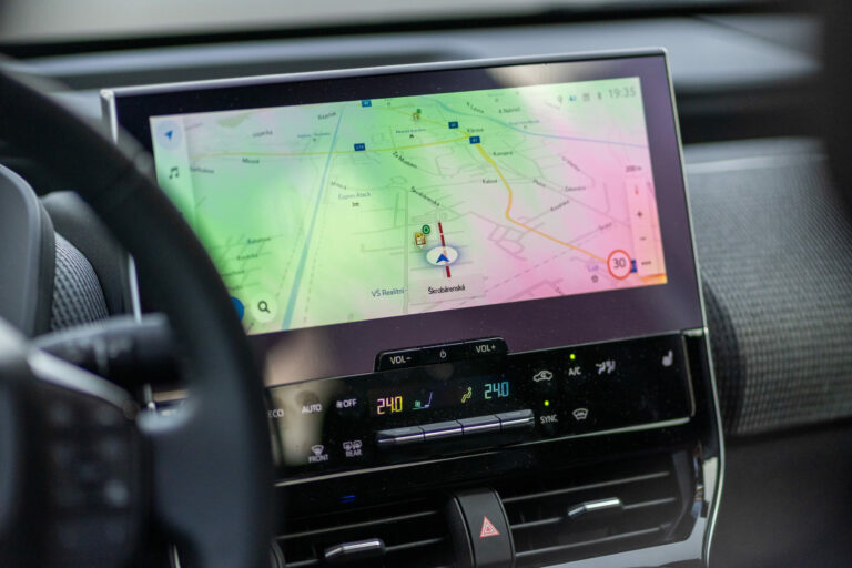 ¡No, no eres miope! Android Auto tiene problemas con su