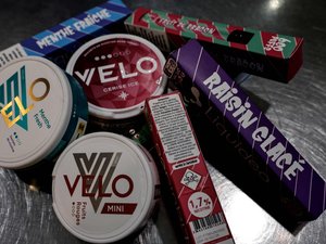 Bolsas, pastillas, chicles: estos sachets de nicotina populares entre los