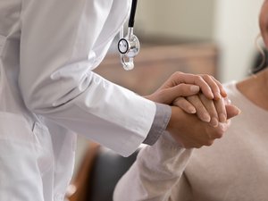 Cáncer: la obligación de mantener una actitud positiva puede perjudicar