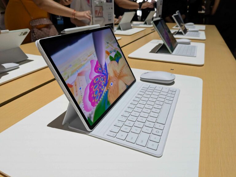 Con la MatePad 12 X, Huawei apunta a estudiantes y
