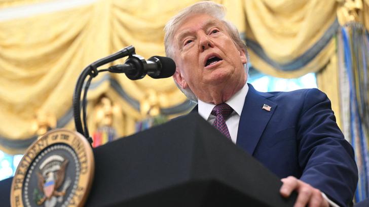 Donald Trump responde con sarcasmo al encuentro entre Xi Jinping,