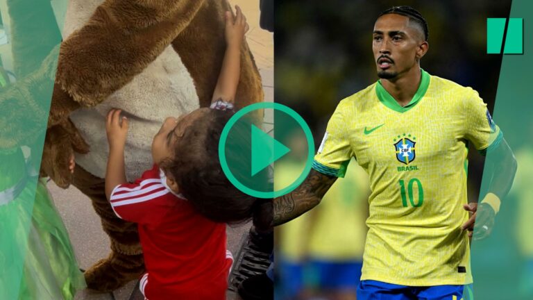 El futbolista Raphinha acusa a una mascota de Disneyland París
