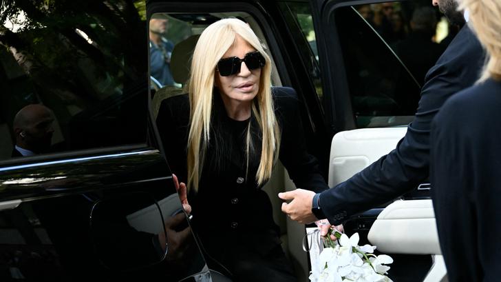 El homenaje floral (y emotivo) de Donatella Versace a Giorgio