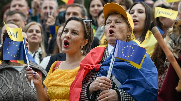 En Moldavia, el partido proeuropeo lidera las elecciones legislativas muy