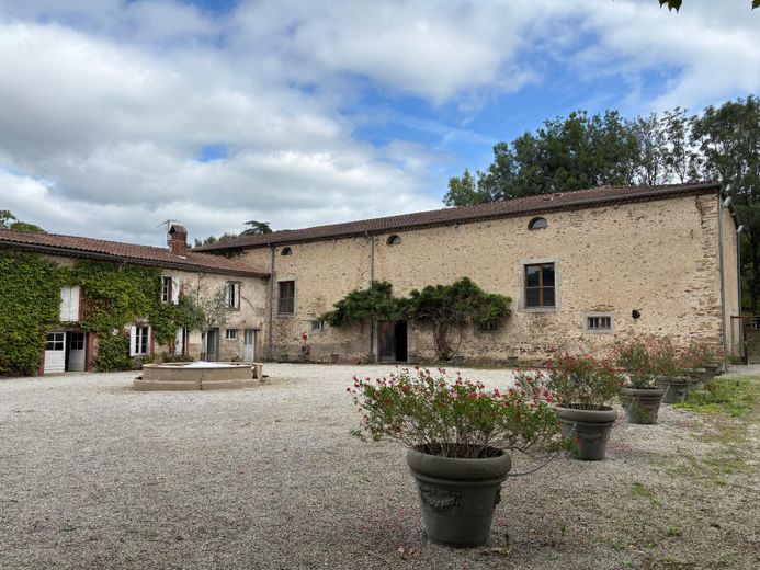 En el Tarn, una finca olvidada revive gracias a la