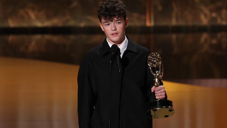 En los Emmy 2025, Owen Cooper se convierte en el