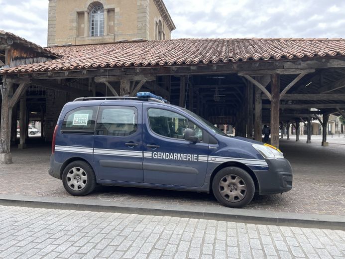 Escapado de un hospital, un hombre siembra la preocupación en