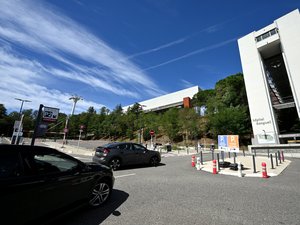 Estacionamientos de hospitales públicos de pago: "robo organizado", "doble contribución