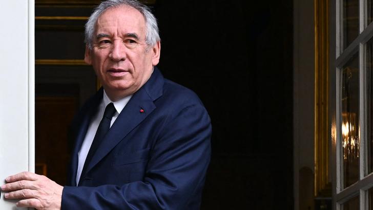 François Bayrou cae en la votación de confianza, una primicia