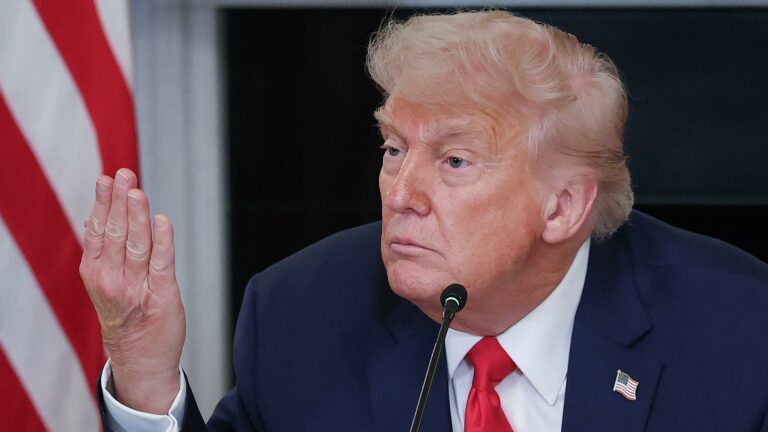 Incluso para la extrema derecha, la censura de Donald Trump