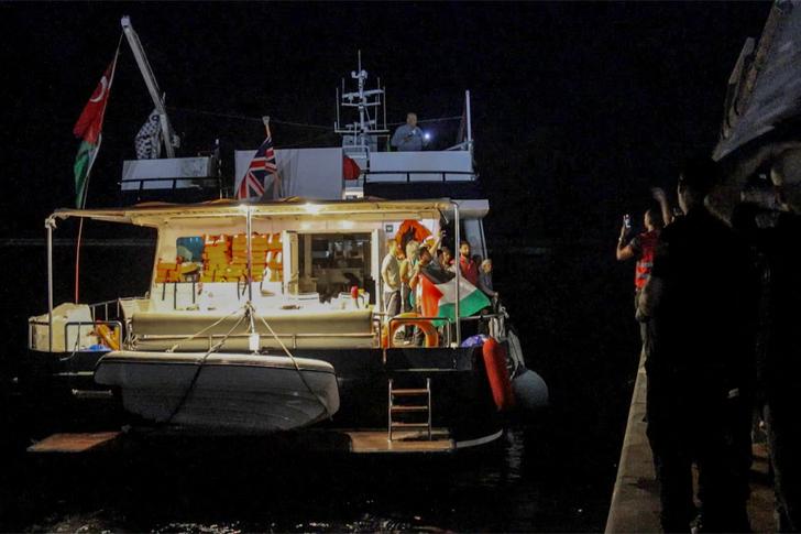 La flotilla hacia Gaza, con Adèle Haenel a bordo, ha