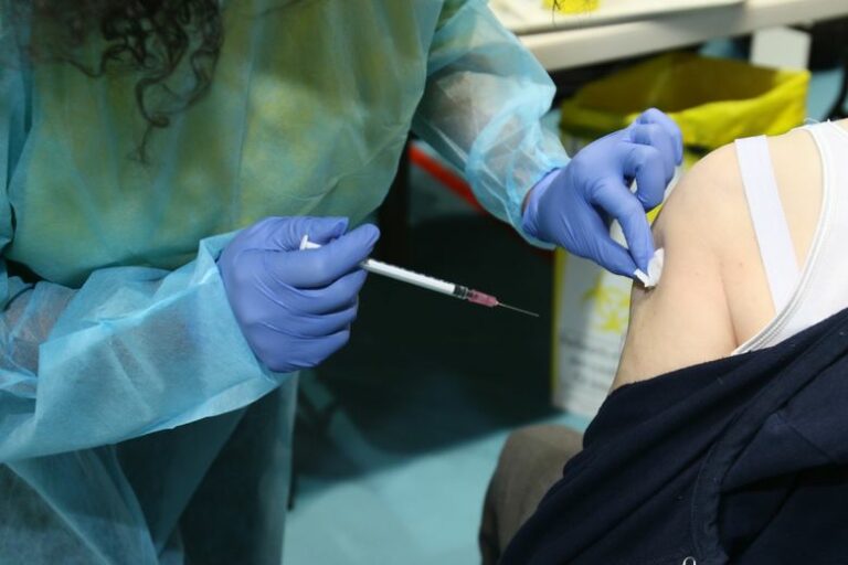 "La gripe duele más": la detección del Covid se desploma,