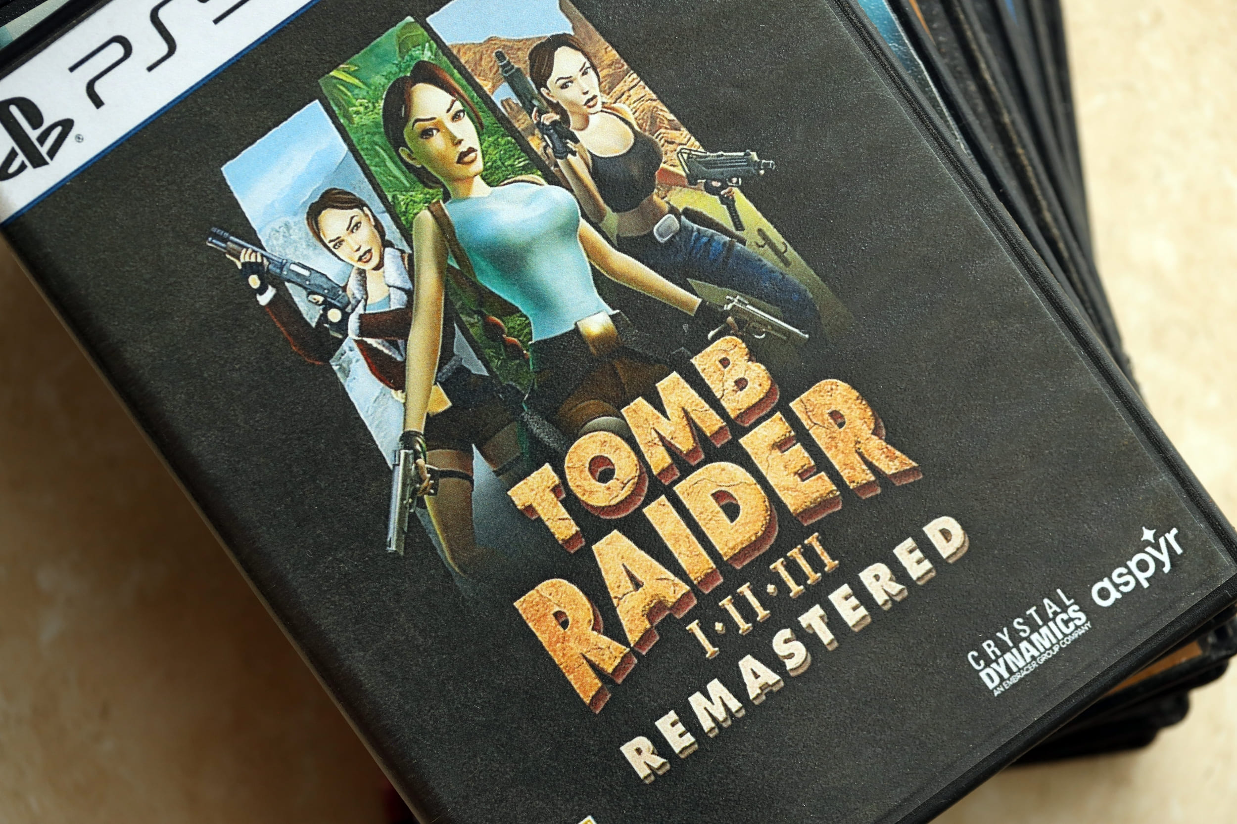 La voz francesa de Lara Croft, furiosa contra el editor
