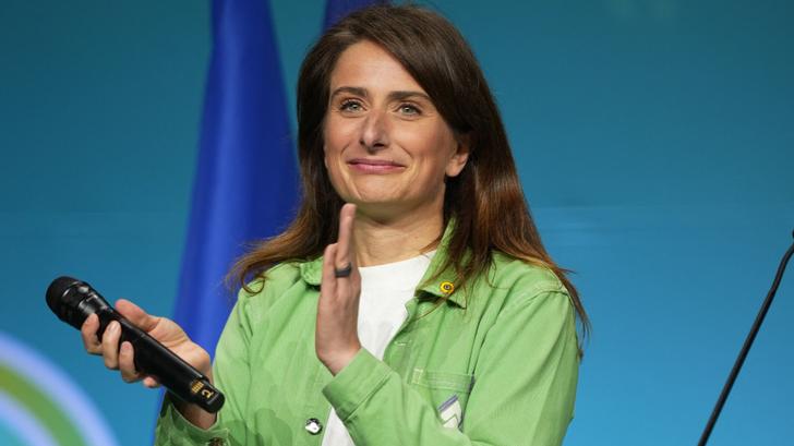 Marine Tondelier responde a "Canard Enchaîné" sobre su atuendo en