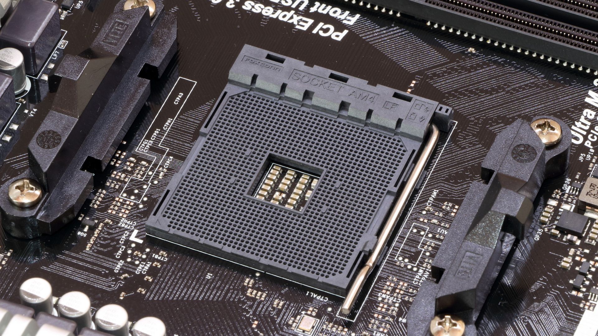 Nueve años de socket AM4, pero AMD tiene una forma