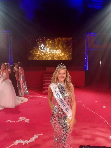 Osteópata, jugadora de voleibol, la ariégea Léa Chabrel gana el