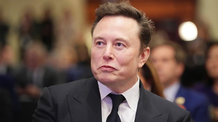 Para retener a Elon Musk, Tesla le ofrece una suma