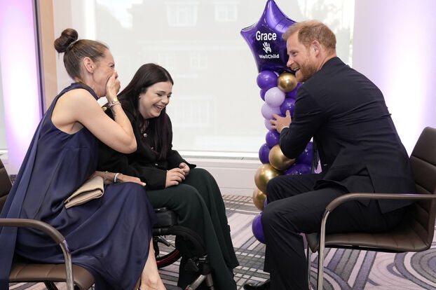 Reino Unido: el príncipe Harry se recoge en soledad en