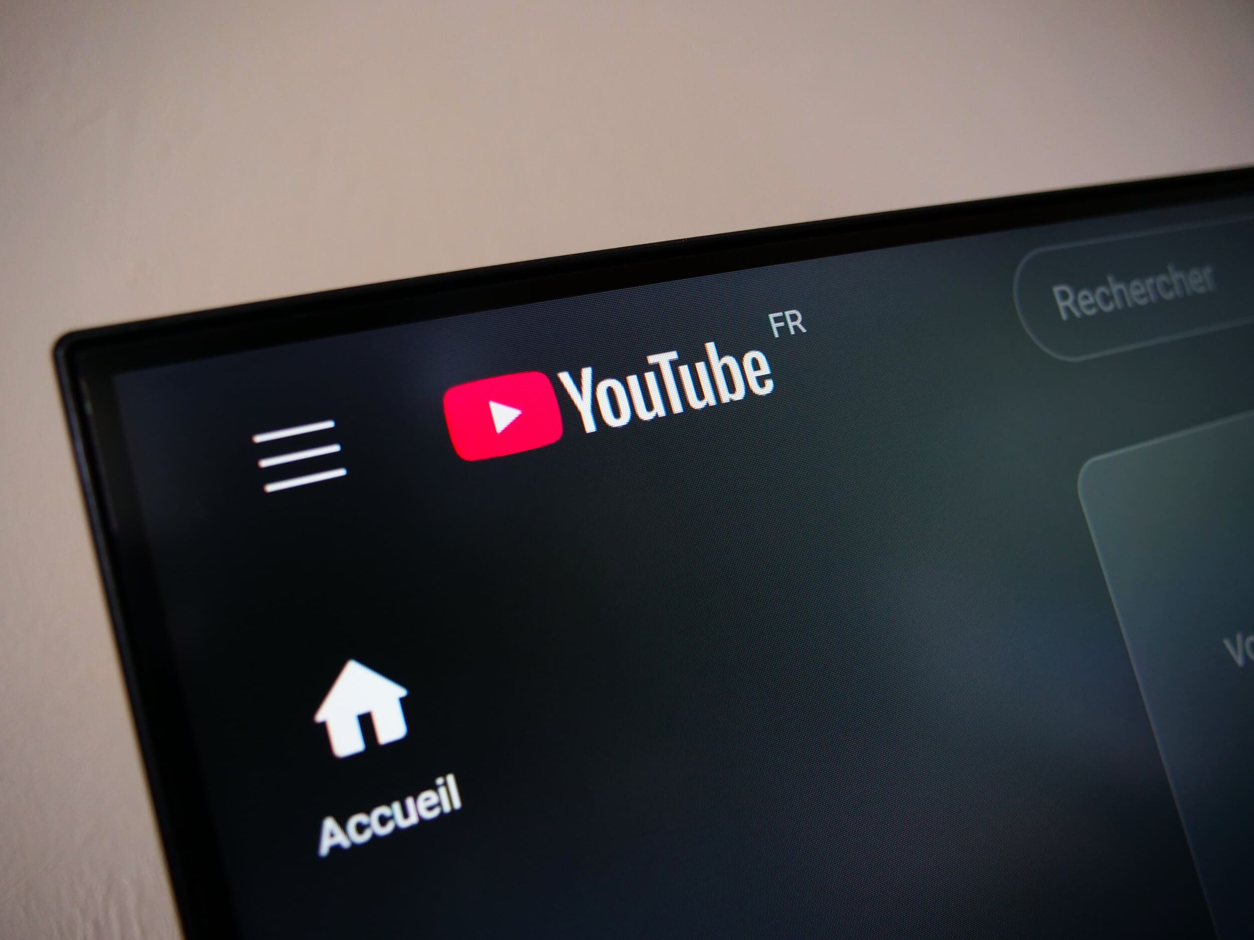 YouTube anuncia que restaurará las cuentas de los creadores baneados