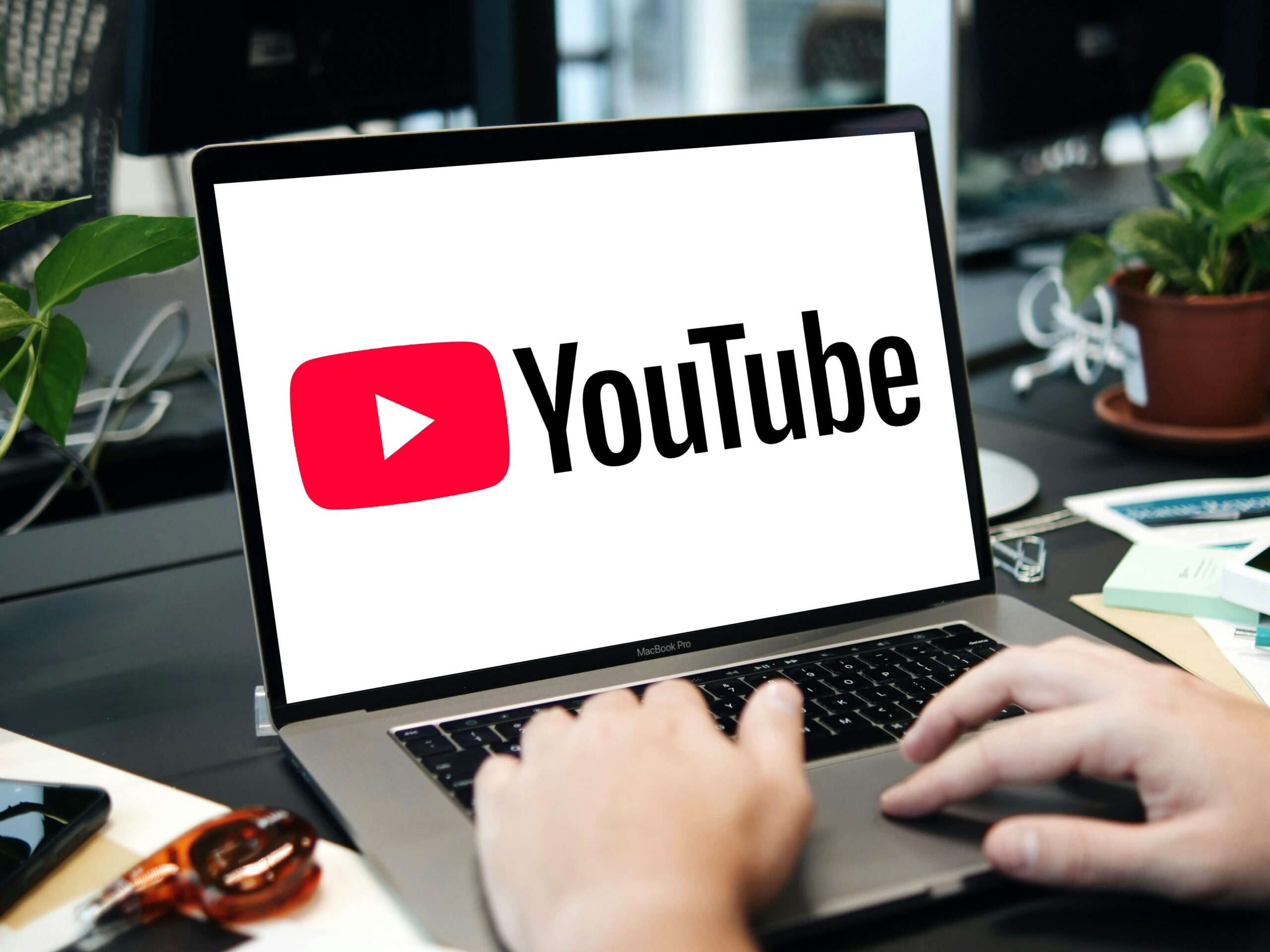 ¿Compartes una cuenta de YouTube Premium con amigos o desconocidos?