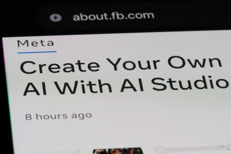 ¿Por qué Meta externaliza la creación de sus chatbots de