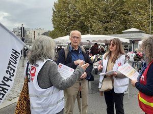 « ¡Dinero para la Seguridad Social, no para los proyectiles!
