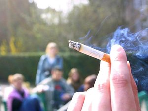 Cada vez menos fumadores: precio del paquete, prevención, abstinencia... ¿Cuáles