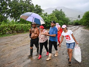 Huracán Melissa: ¿por qué les duele los oídos a los