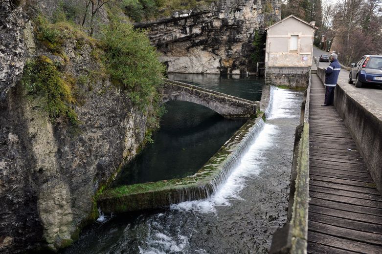 La Fontaine des Chartreux y su fuente abastecen de agua potable a 45,000 habitantes de Lot.