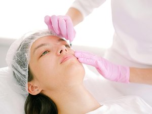 Botulismo: tres nuevos casos graves tras inyecciones ilegales de botox,