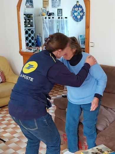 Cuando la cartera cuida de la nonagenaria