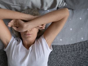 Dormir mal haría que el cerebro envejeciera más rápido.
