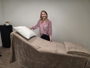 Élodie Brunel abre su consulta de hipnoterapia en el centro
