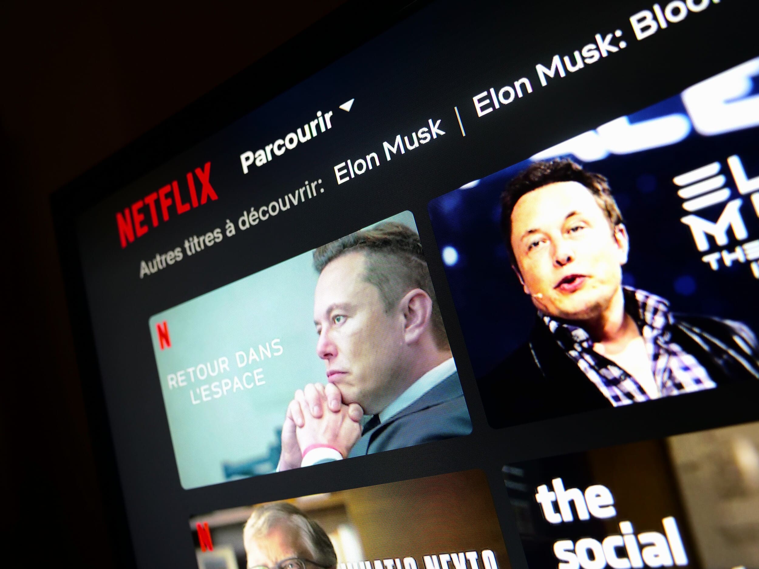 Elon Musk cancela su suscripción a Netflix y llama a