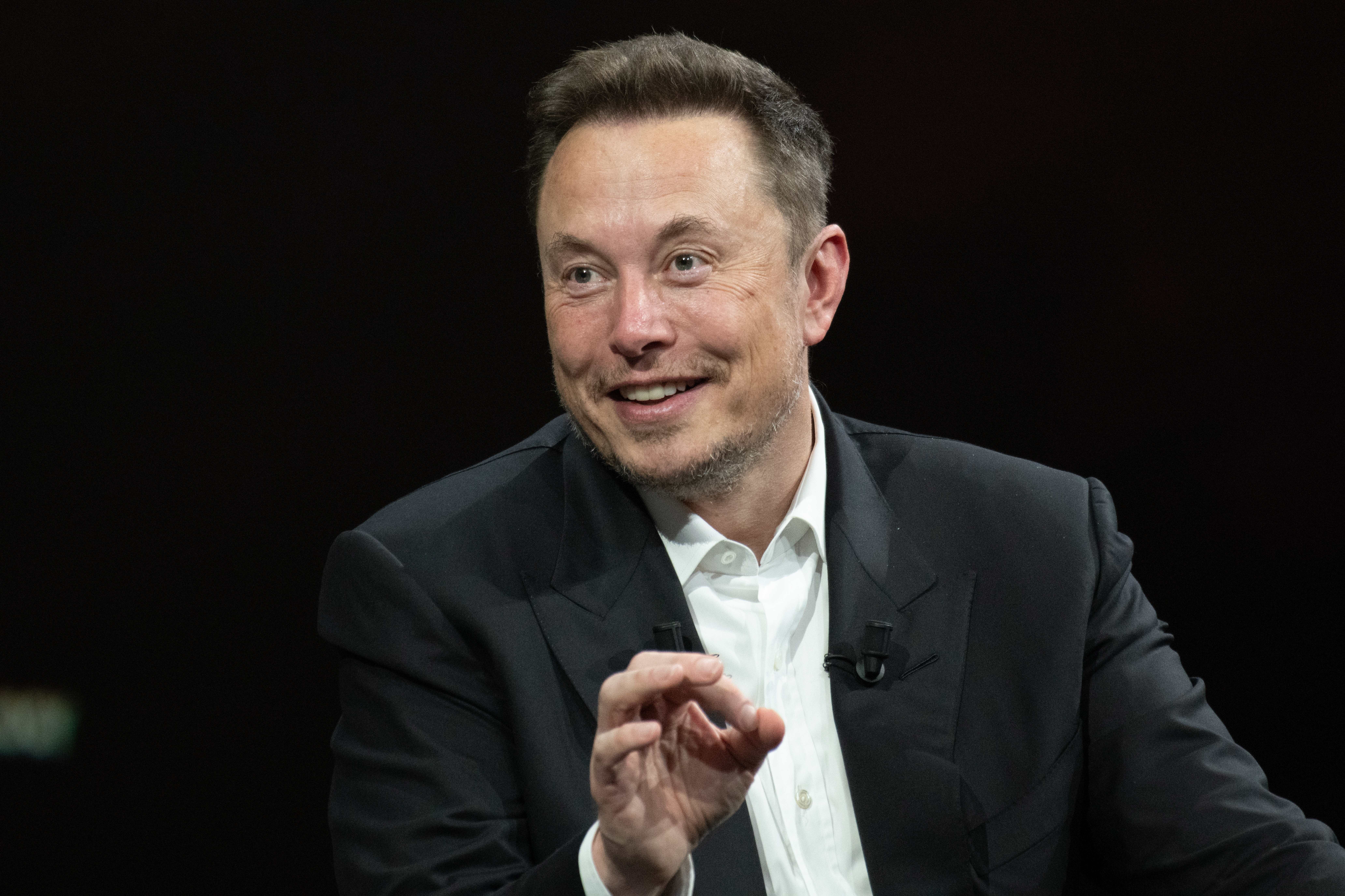Elon Musk nos cuenta más sobre Macrohard, que se inspirará