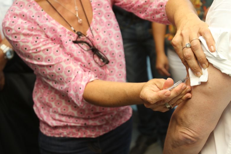 "Es imprescindible proteger a todos": entre precaución y adhesión a
