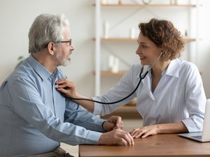 Insuficiencia cardíaca: es mejor consultar al cardiólogo cada año.
