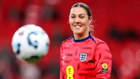 La exguardameta de Inglaterra Mary Earps en una 'feliz' relación
